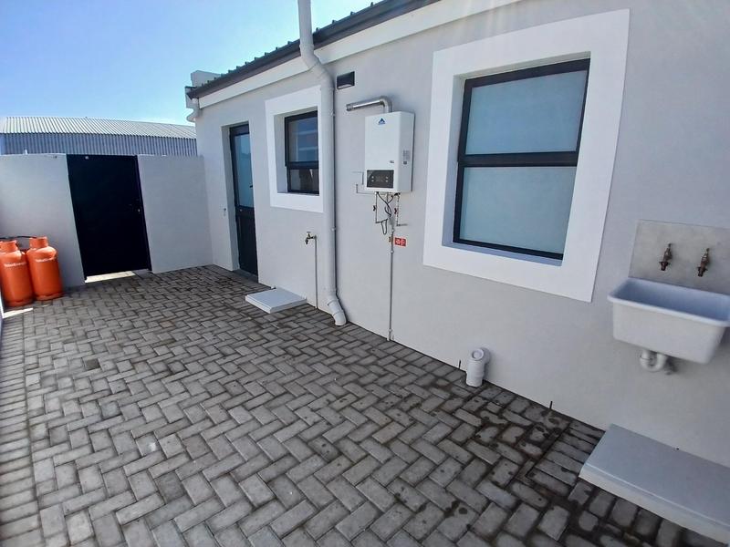 1 Bedroom Property for Sale in Stilbaai Wes Western Cape